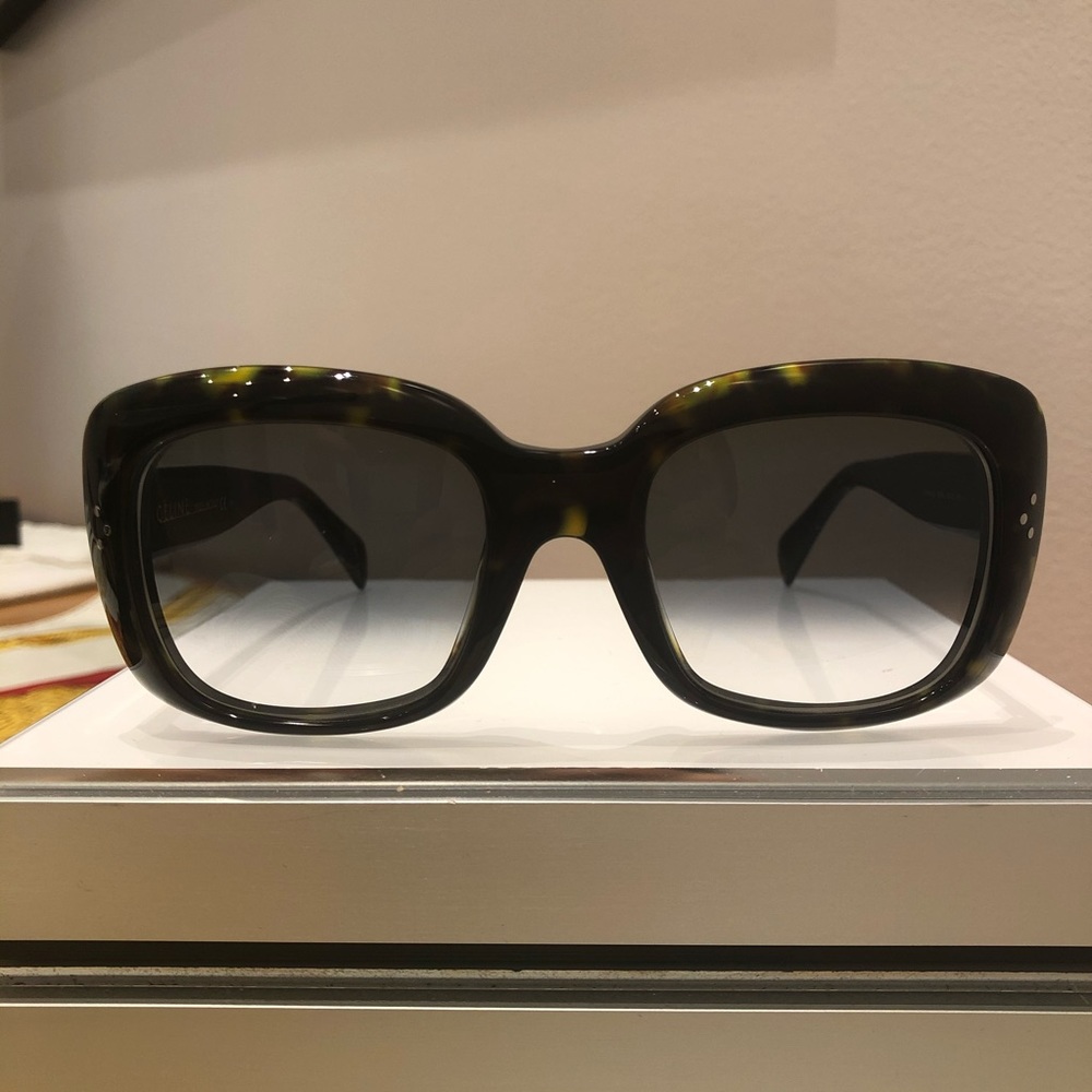 New CÉLINE CL 41044/S TV Screen Square Sunglasses